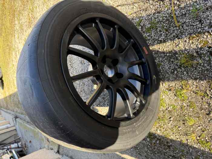 1 Jante 18 pouces + Pneu Slick Yokoham...
