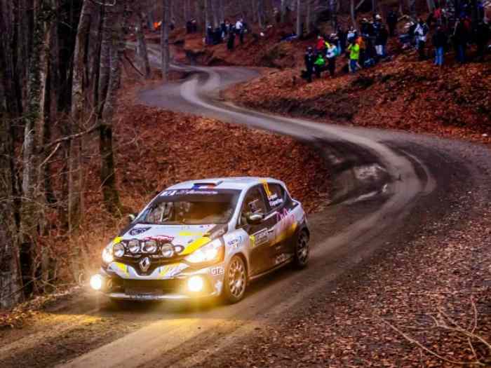 Vends Clio R3T Toute Evo + Carto Bio 1
