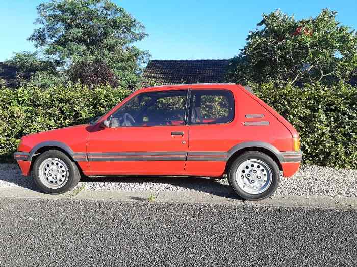 Peugeot 205 GTI 115 cv 3