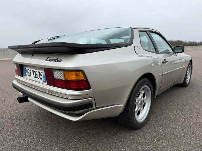 Porsche 944 turbo du 11/1986 avec 132 193 kms 2