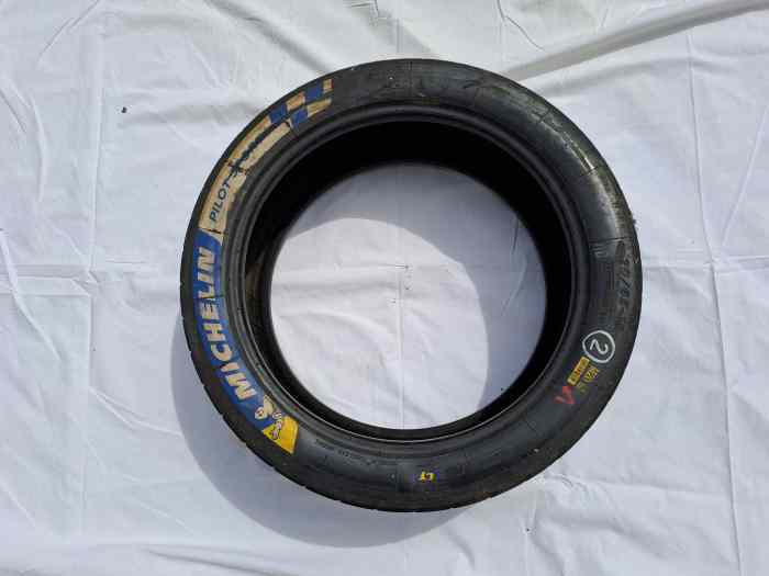 Pneus Michelin M20 en 18 pouces