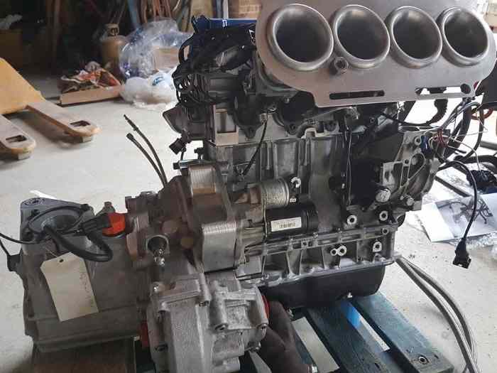 Gros moteur F2000/12 190ch 8200tr/min ...