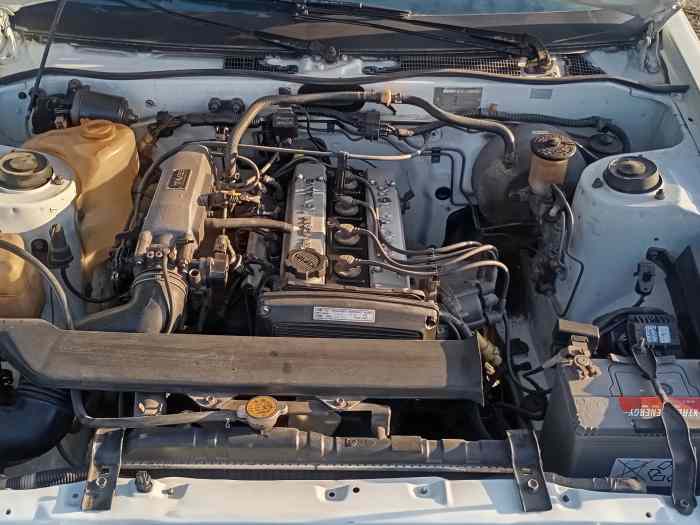 TOYOTA COROLLA AE86 1984 4