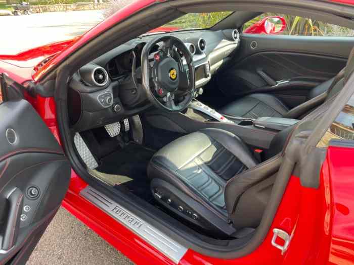 Superbe Ferrari California T 2017 – État Exceptionnel 4