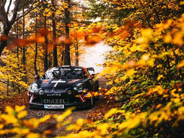 Tres belle ALPINE RGT cause rallye terre 3