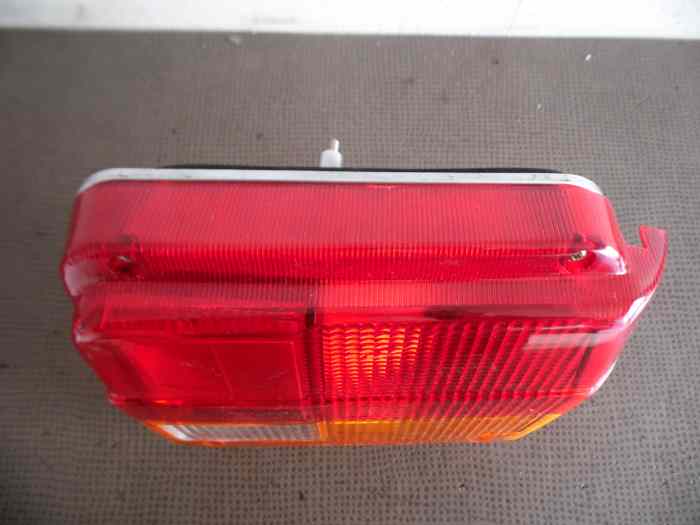 FEU ARRIERE DROIT AUSTIN / MG METRO 2