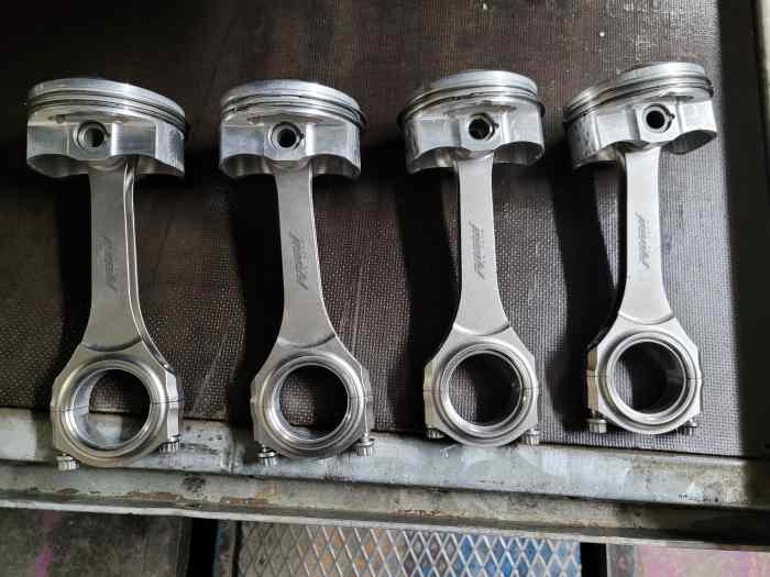 Pistons + bielle pankl F7R