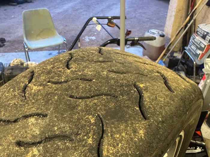 Vend pneu en 13 pouces hankook 1