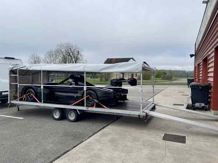 Remorque porte voiture fermée DELBERG