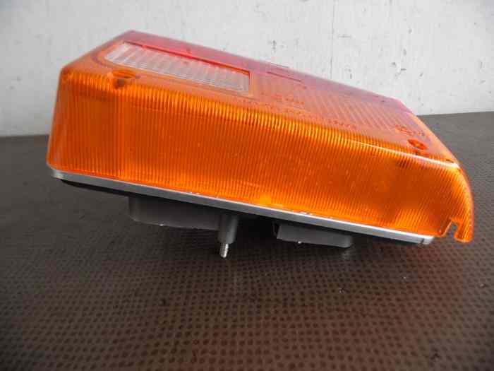 FEU ARRIERE DROIT AUSTIN / MG METRO 3