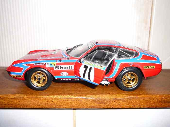 collection modèles réduits 1/43é et 1/18 +livres 5