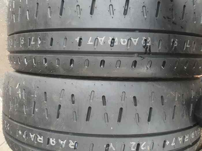 Pneus Pirelli RA7+ 17p neuf 1