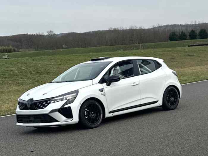 Location Clio RC5 neuve 2025