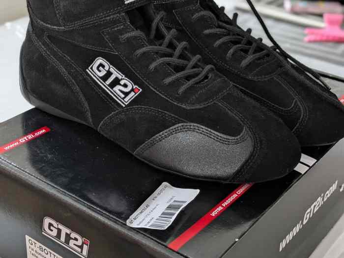Pack Combinaison. Chaussures. sous vêtements GT2I 2