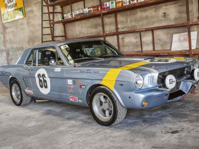 FORD Mustang coupé V8