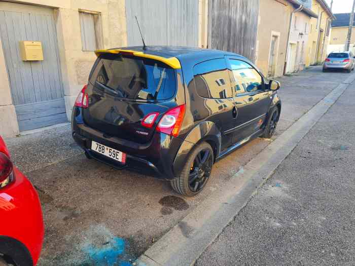 Twingo rs redbull n°028 1