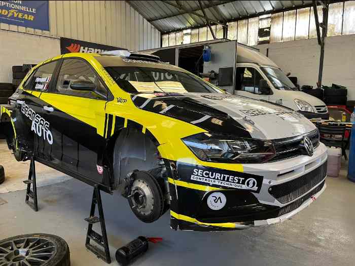 Polo r5