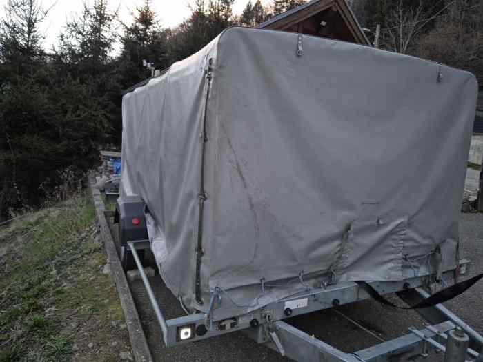 Remorque fermé 1300kg 2