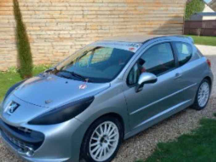 Peugeot 207 RC A8 0