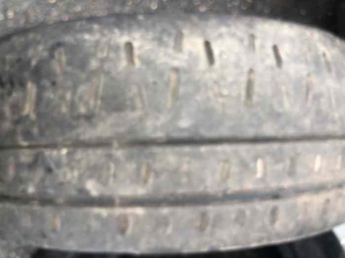 Lot Pneus 17 pirelli RA5 1