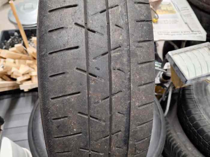 Pneus hankook Z205 VHC 15 pouces