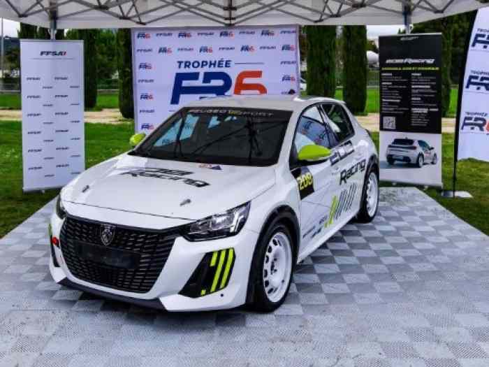 Location Peugeot 208 RACING