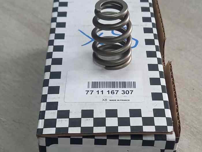 Vends kit ressorts de soupapes Clio r3...