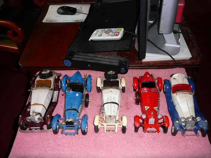collection modèles réduits 1/43é et 1/18 +livres 3