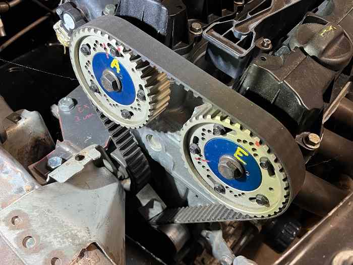 Gros moteur F2000/12 190ch 8200tr/min ! 2