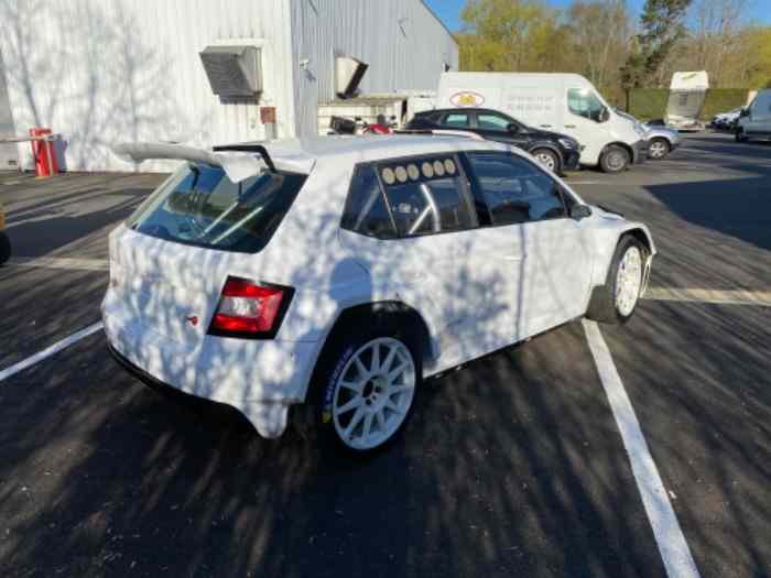 Skoda Fabia R5 Rally2 4