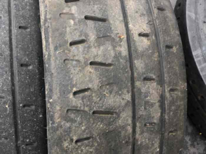 Lot Pneus 17 pirelli RA5 2