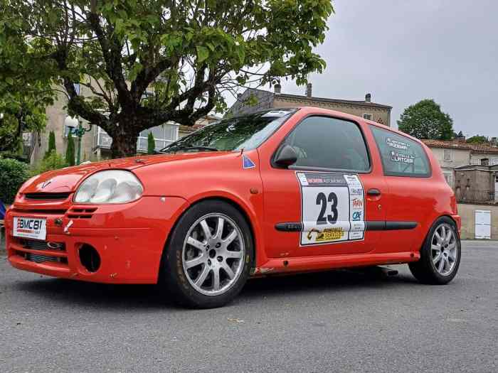 Clio f2000 5