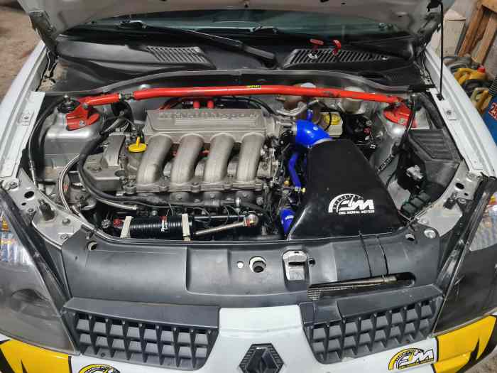 CLIO SPORT F2000 4