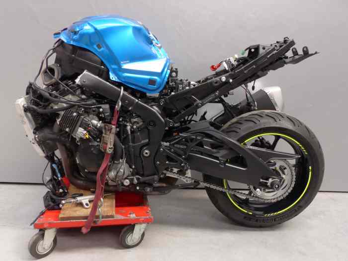 Moteur gsxr1000 2022 tournant 4