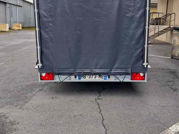 Remorque fermée, légère, bâchée, sur mesure 2