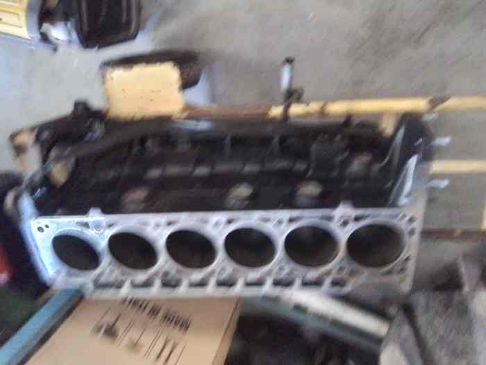 Bloc avec carters distribution etc BMW M30 535i 3