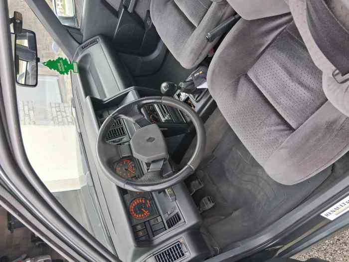 Renault 21 2L Turbo 1