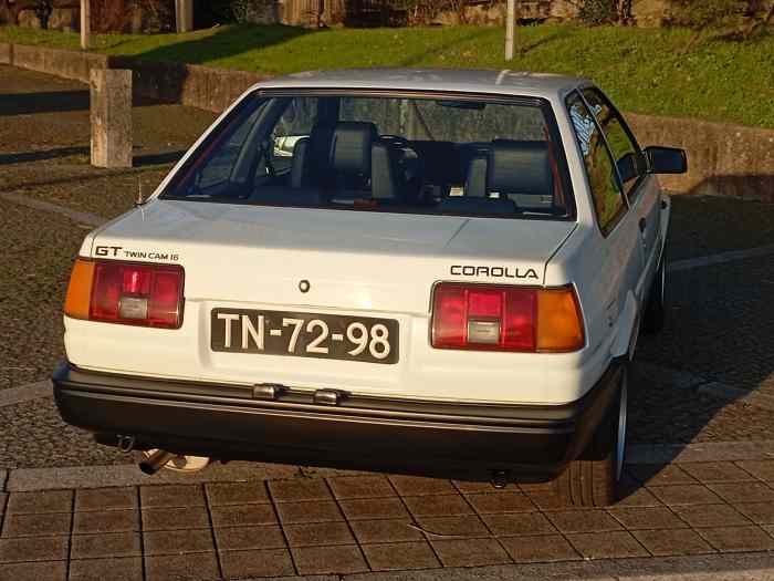 TOYOTA COROLLA AE86 1984 2