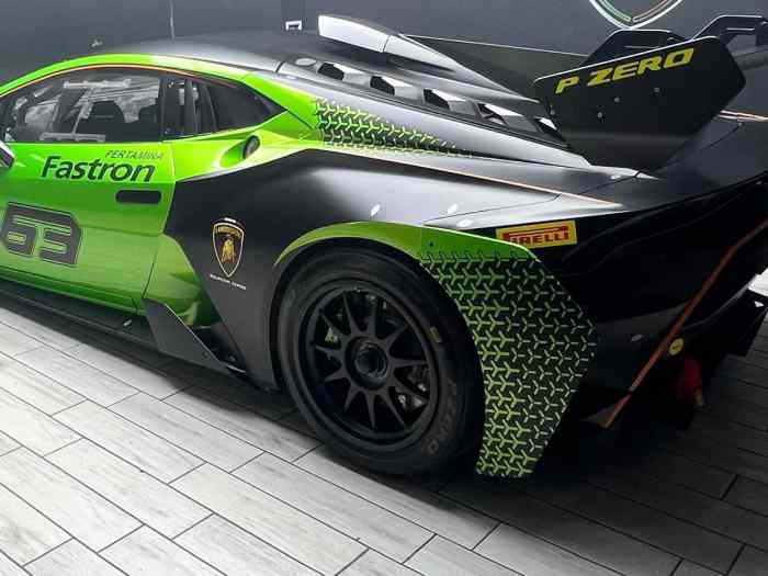 LAMBORGHINI Huracan Super Trofeo EVO 1