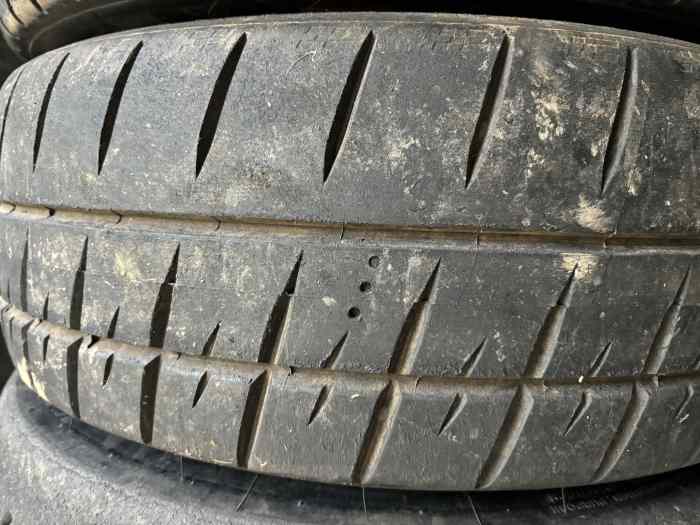 Pneus Michelin 16