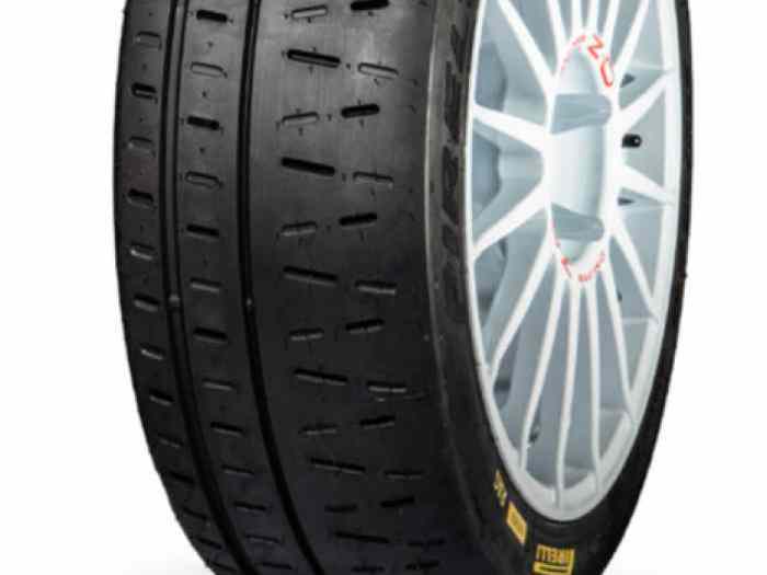 2 Pirelli RA5 NEUF 17 pouces