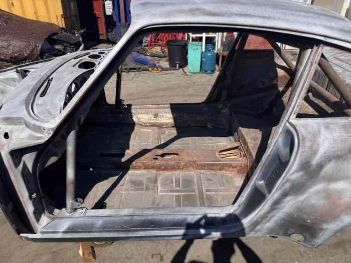 Caisse restaurée et renforcée PORSCHE 911 2.2 1971 2