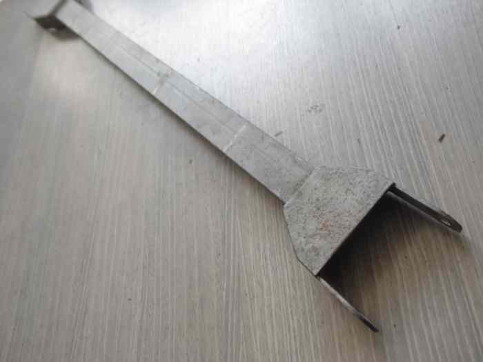 BARRE ANTI-RAPPROCHEMENT ARRIERE PEUGEOT 205 T16 2
