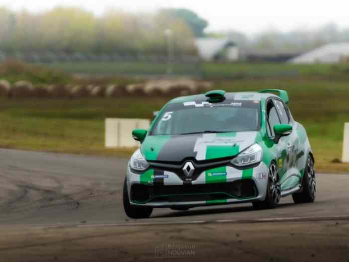 Progressez comme un pro : Clio 4 Cup, coaching personnalisé, data et vidéo au service de votre performance 2