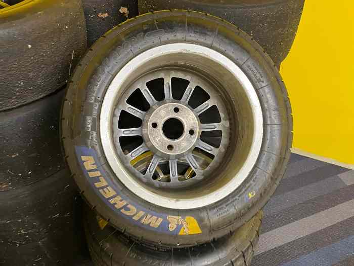 Pneu pluie Michelin 13 pouces + jantes 1
