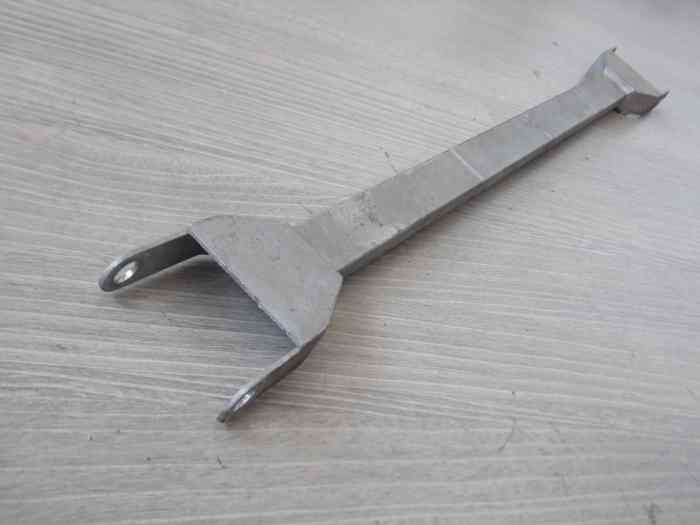 BARRE ANTI-RAPPROCHEMENT ARRIERE PEUGEOT 205 T16 1