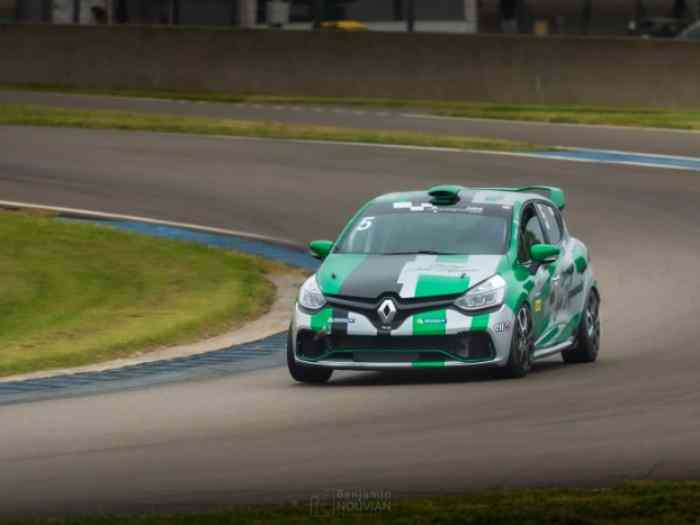 Progressez comme un pro : Clio 4 Cup, coaching personnalisé, data et vidéo au service de votre performance 1