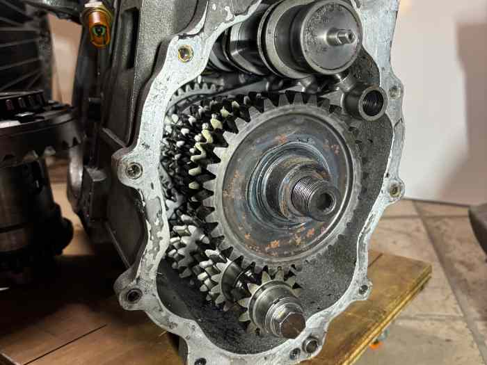 Boîte Sadev SL75/14 FR2000 endommagée 3