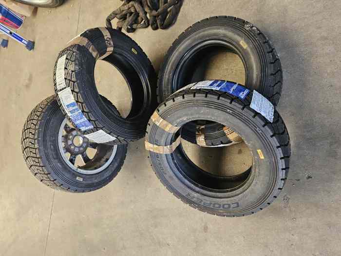 Pneu cooper 170/650R15