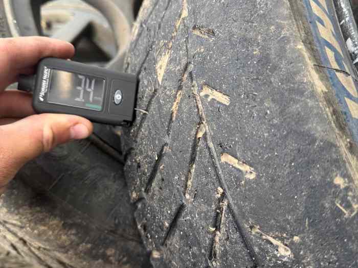 Pneu Michelin P01 2
